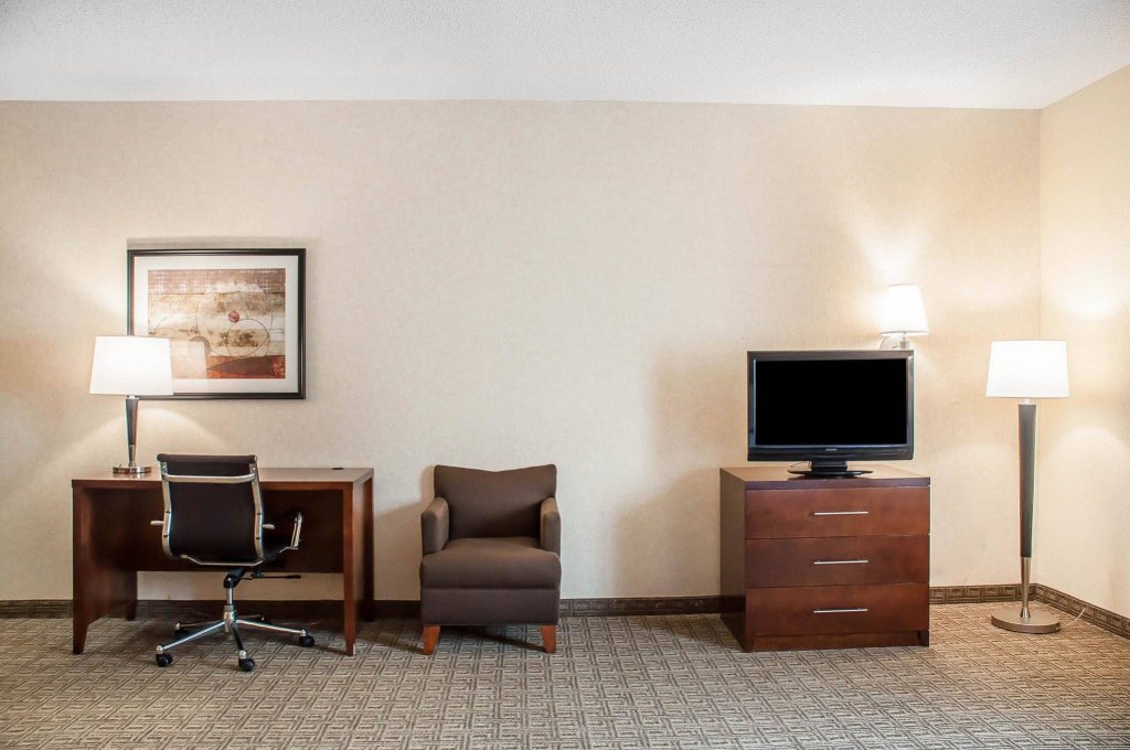 Фото Comfort Inn And Suites Hamburg