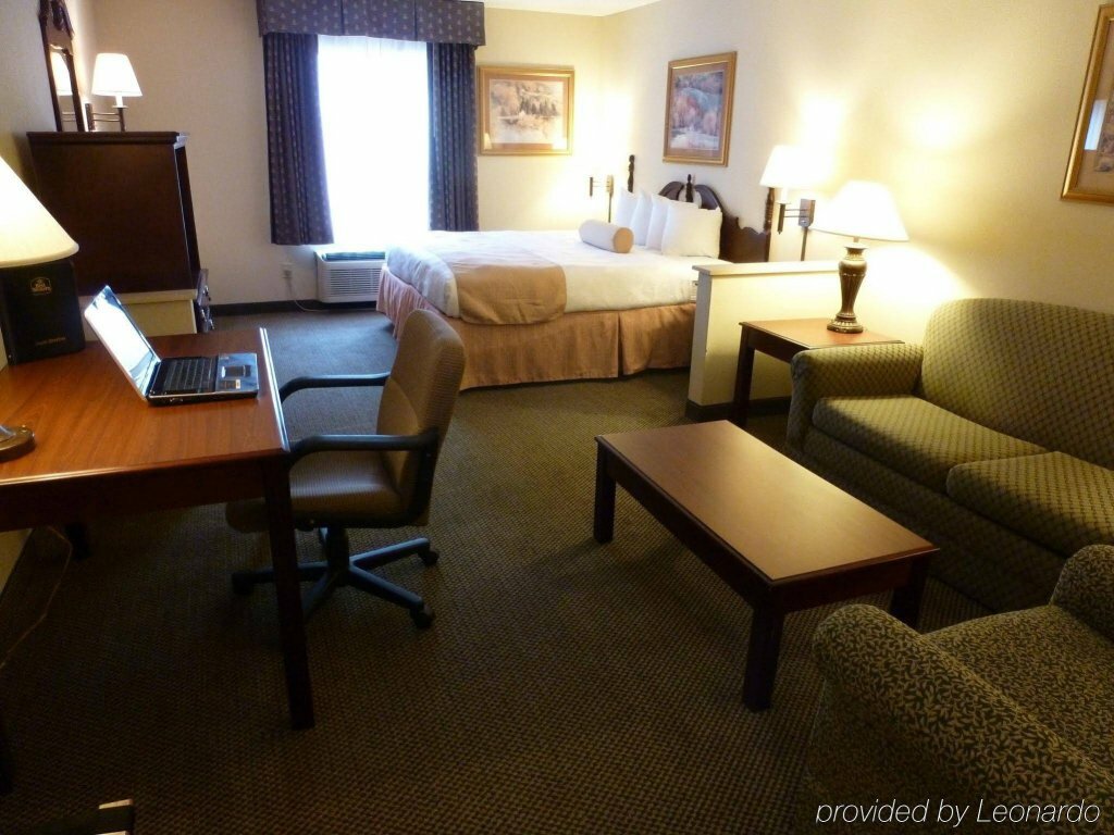 Hotel Holiday Inn Express & Suites Evansville North, State of Indiana, photo