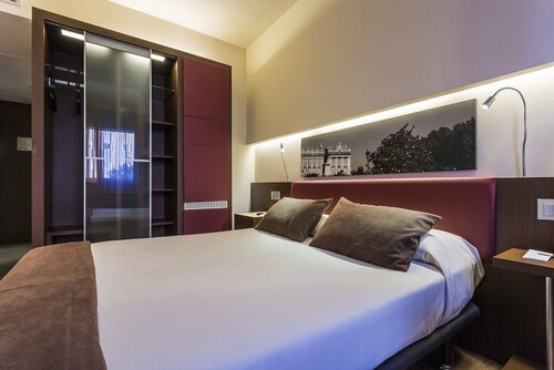 Отель Crowne Plaza Madrid - Centre Retiro в Мадриде