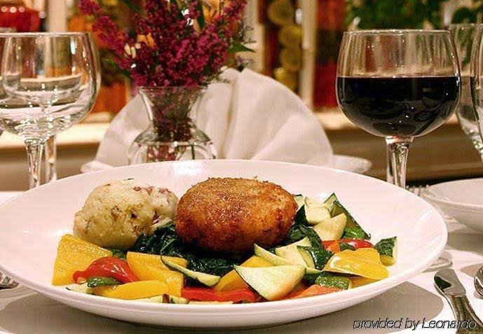 Фото Norfolk Waterside Marriott