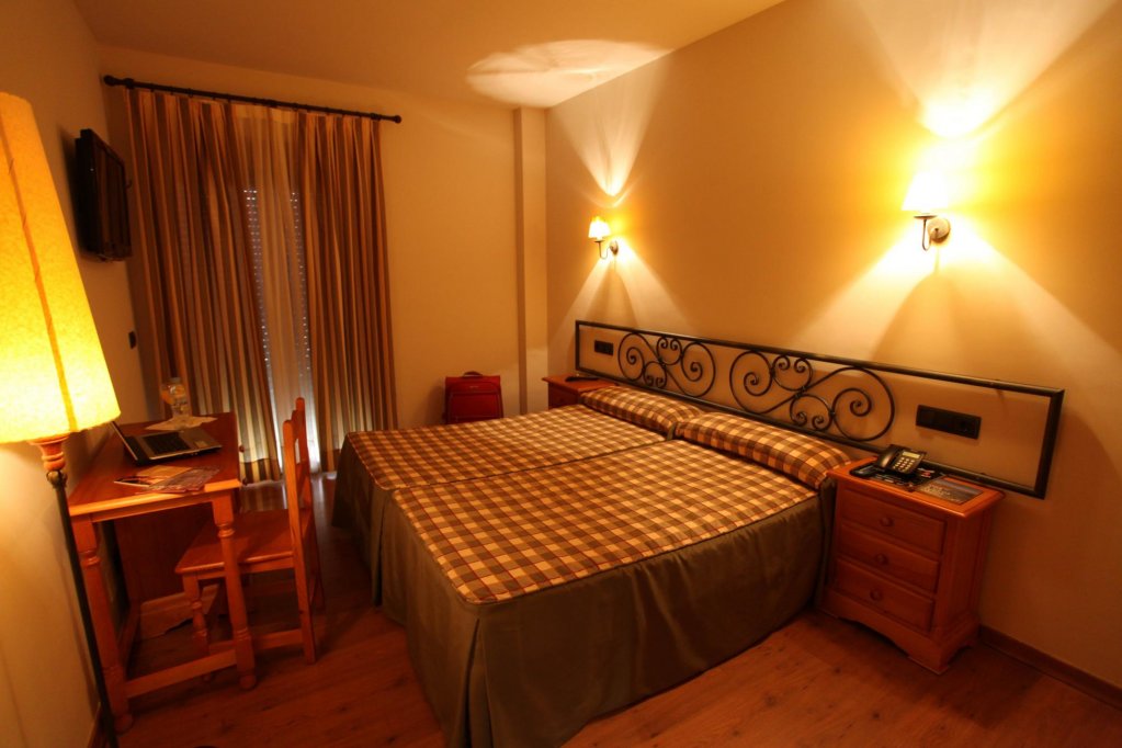Фото La Bodega Hotel
