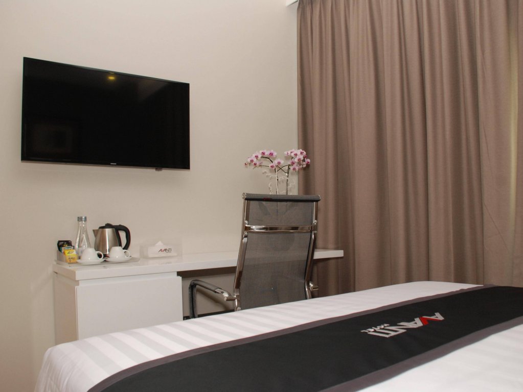 Фото Avanti Hotel