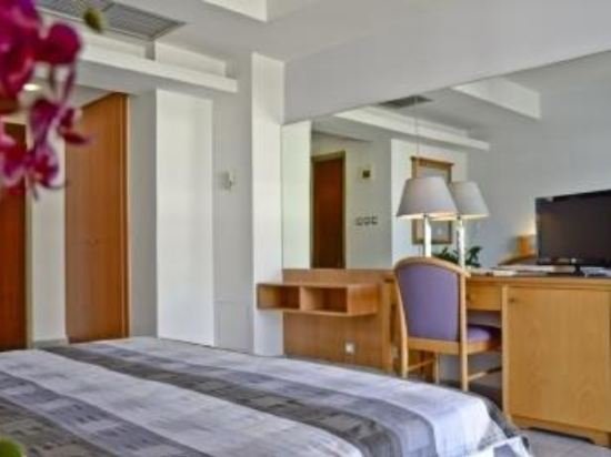 Фото Athena Hotel