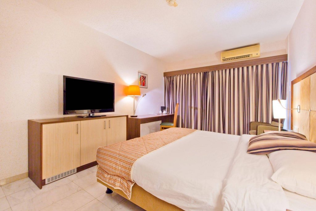 Фото Queens Hotel