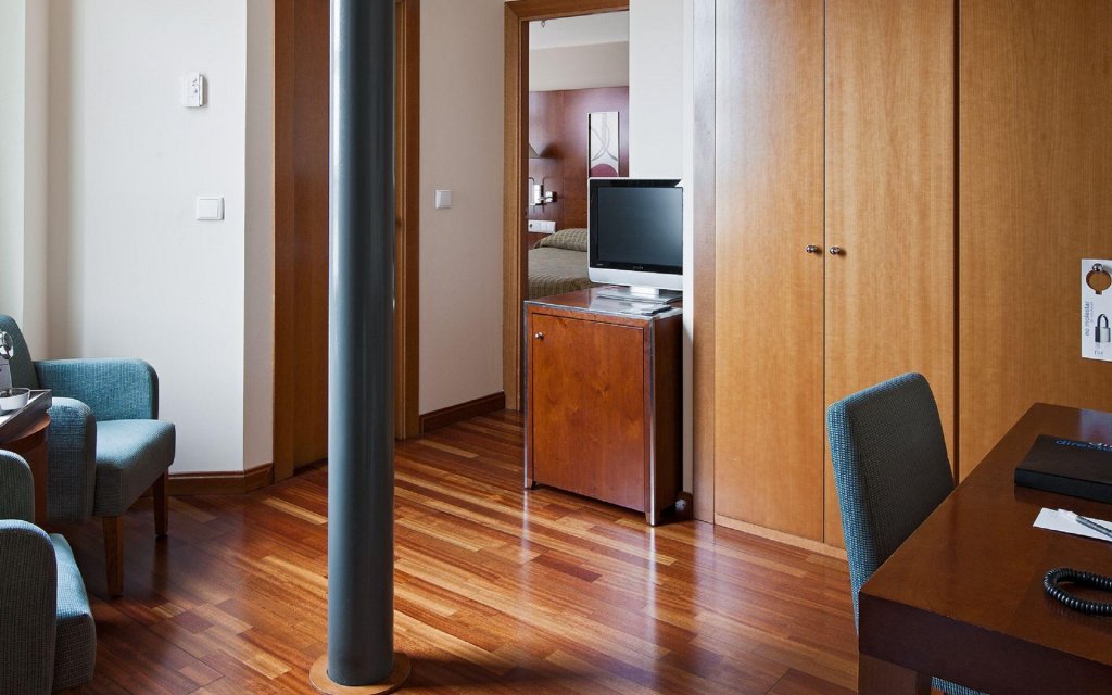 Фото Hotel NH Valencia Las Ciencias