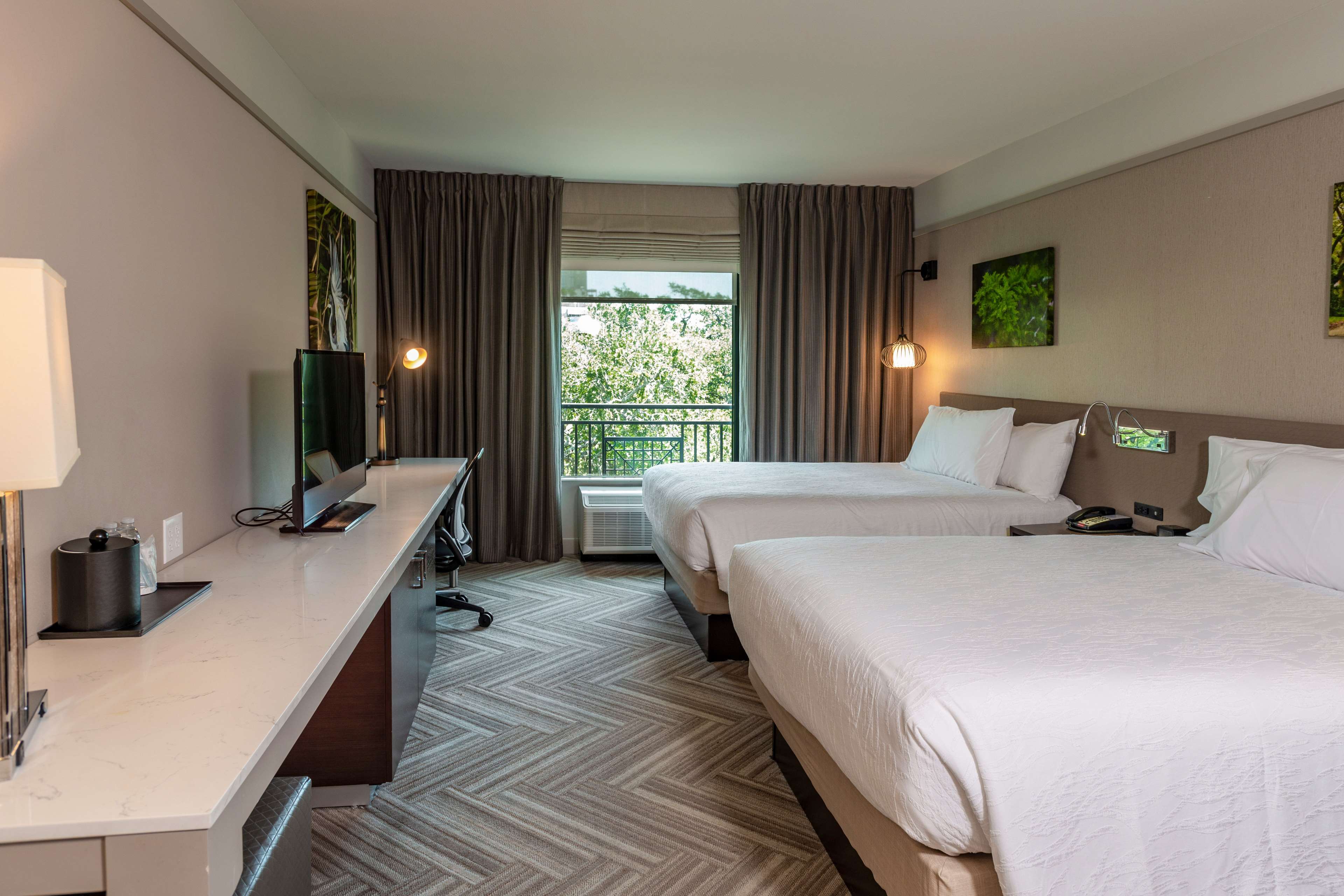 Фото Hilton Garden Inn Mobile Downtown