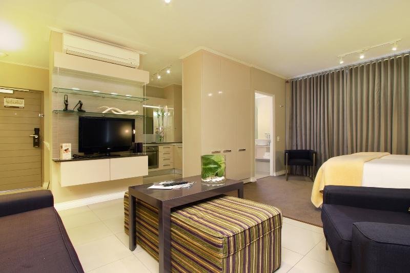 Фото The Hyde All-Suite Hotel