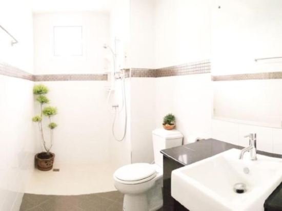 Фото J. Holiday Inn