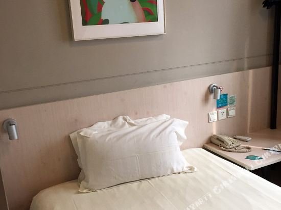 Фото Jinjiang Inn Wuhan Hankou Train Station