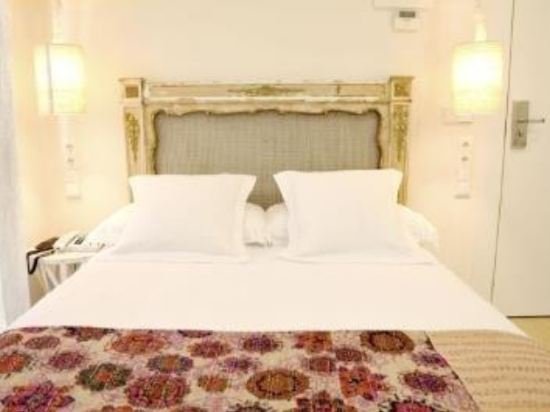 Фото The Corner House