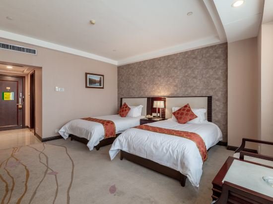 Фото Hongyi Hotel Wuhan University