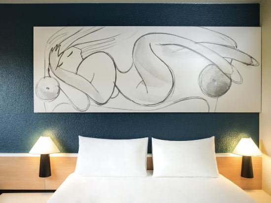 Фото B&B HOTEL Lille Roubaix Centre Grand-Place