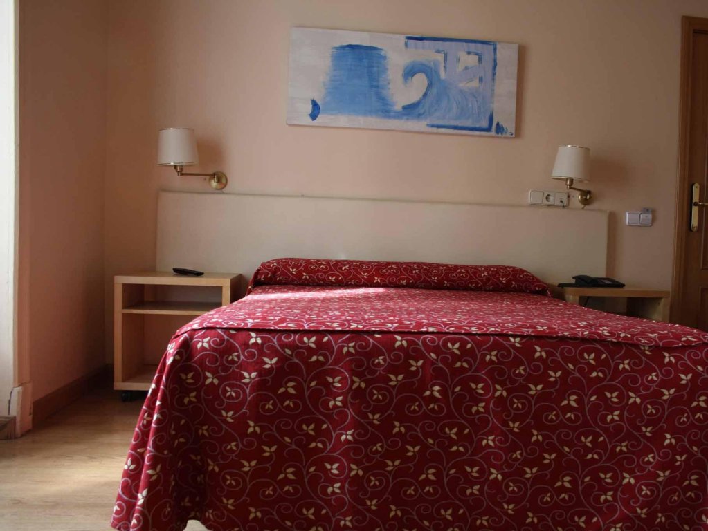 Фото Hostal Santa Cruz