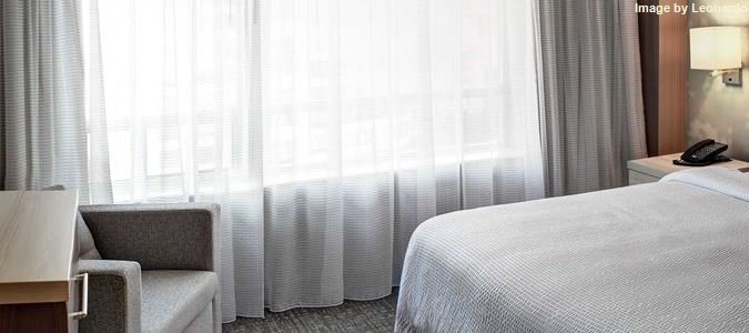 Фото Courtyard by Marriott Toronto Downtown