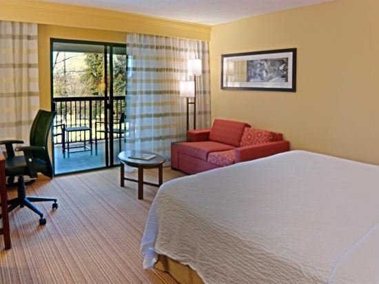 Фото Courtyard by Marriott Hartford Manchester