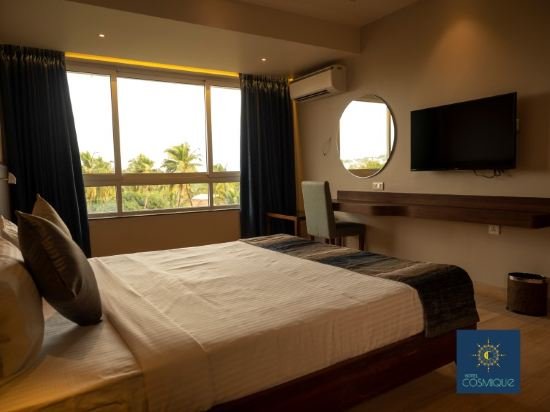 Фото Cosmique Clarks Inn Suites, Goa