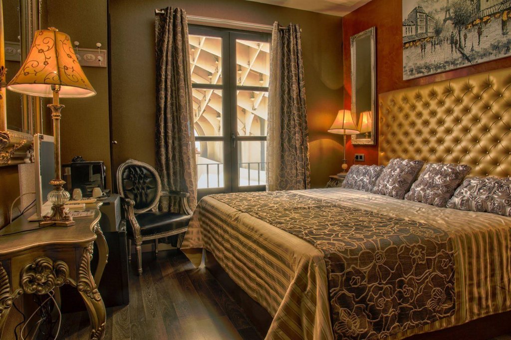 Фото Sweet Sevilla Suites