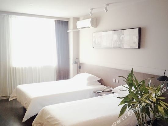 Фото Jinjiang Inn Select Wuhan Chuhehan Street Shuiguo Lake