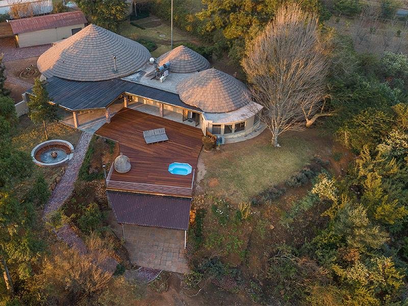 Фото Cayley Mountain Resort