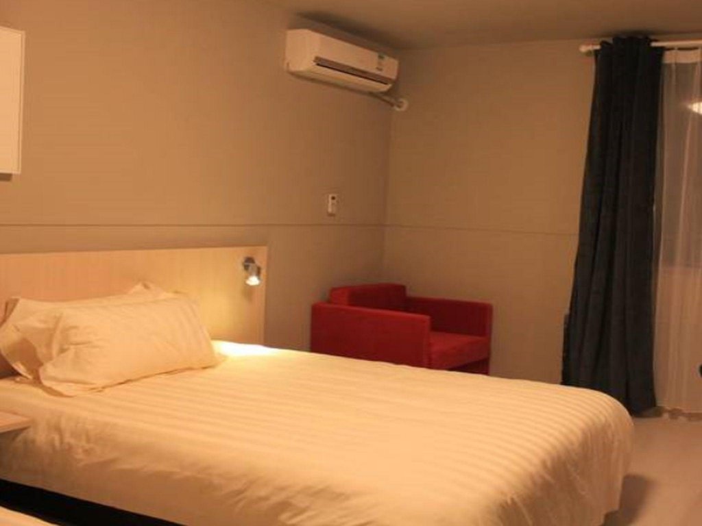 Фото Jinjiang Inn Guiyang Wenchang Pavilion