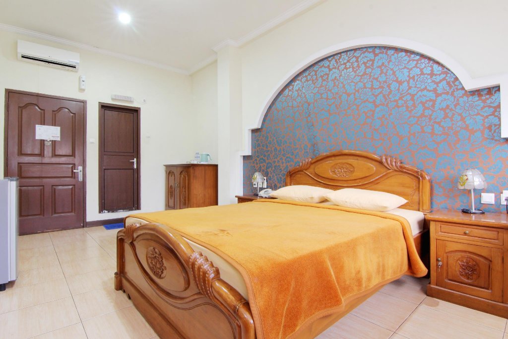 Фото Lingga Hotel