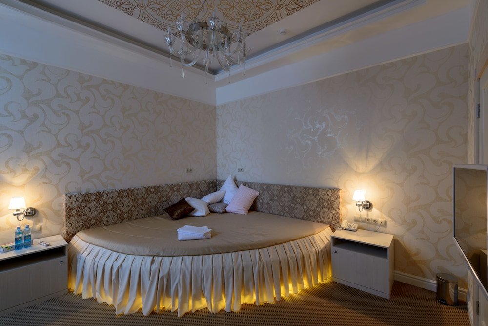 Фото Серебряная лошадь