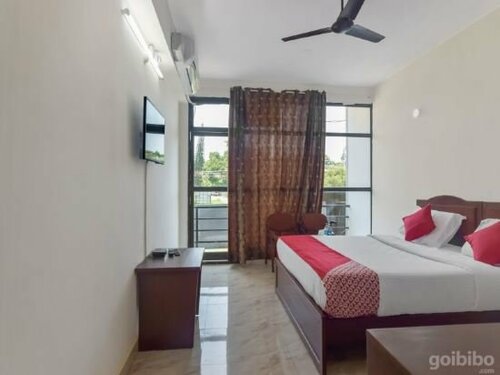 Гостиница Oyo 13581 Hotel Raj в Мадикери