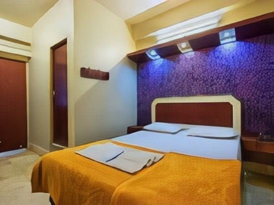 Фото Mannars Deluxe Lodge