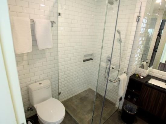 Фото Helios Hotel & Convention