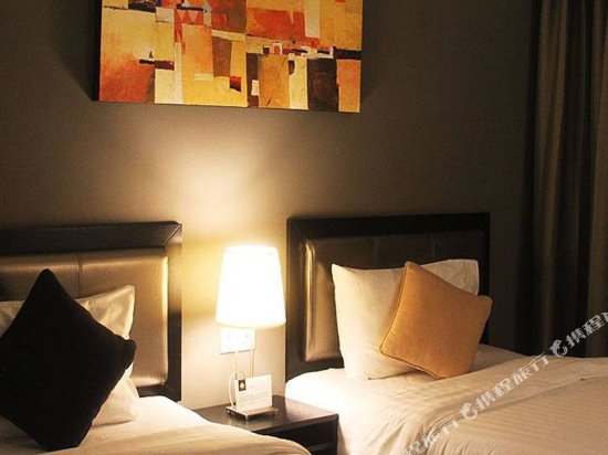 Фото The Brunei Hotel