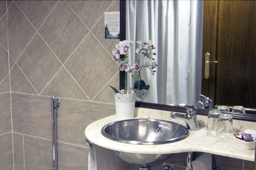 Фото Hotel Mayno