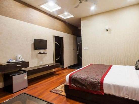 Фото Hotel Krishnam