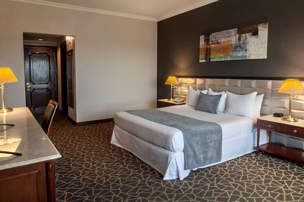 Фото Radisson Montevideo Victoria Plaza Hotel