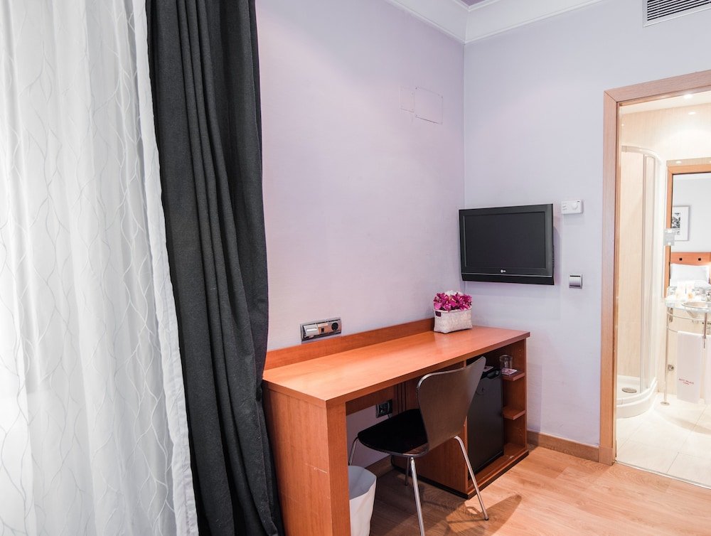 Фото Petit Palace Cliper Gran Vía