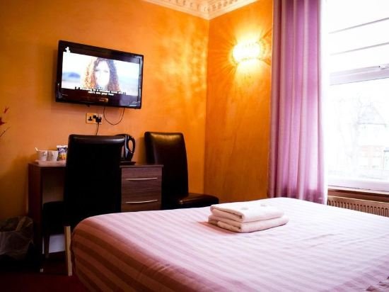 Фото Cricklewood Lodge Hotel