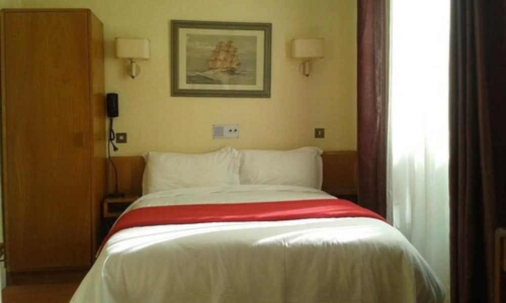 Фото Crystal Hotel