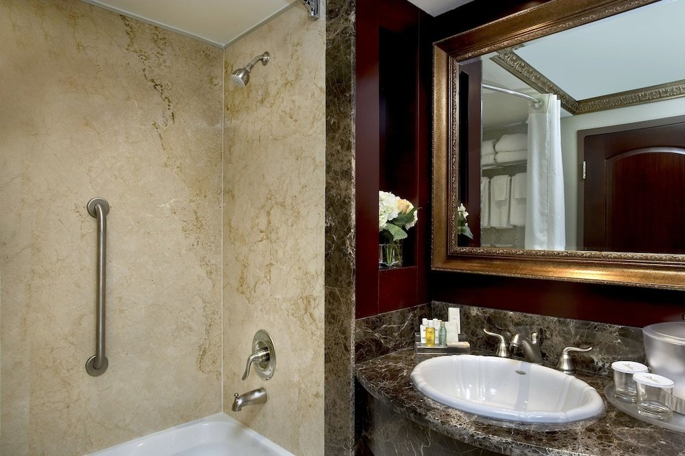 Фото Radisson Toronto Airport West