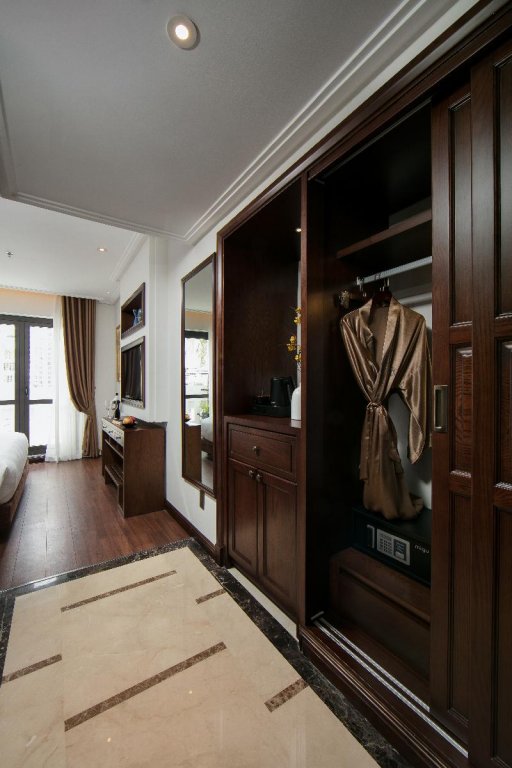 Фото The Q Hotel Hanoi