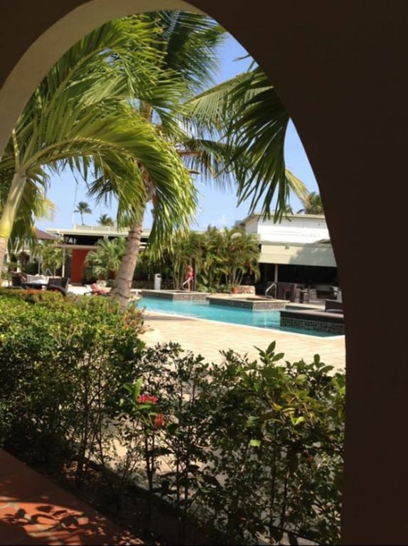 Фото Talk of the Town Hotel and Beach Club