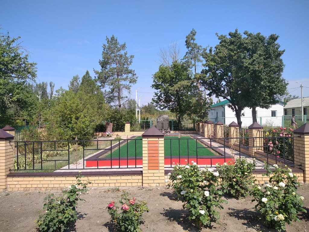 Monument, memorial Братская могила советских воинов, погибших в период Сталинградской битвы, Volgograd Oblast, photo