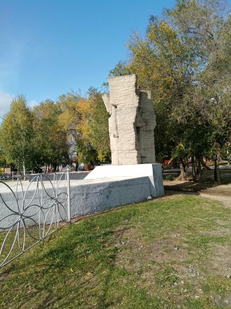 Monument, memorial Мемориал воинам-землякам, погибшим на фронтах Великой Отечественной войны, Kurtamysh, photo
