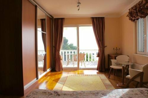 Апартаменты Cezar Holiday Home