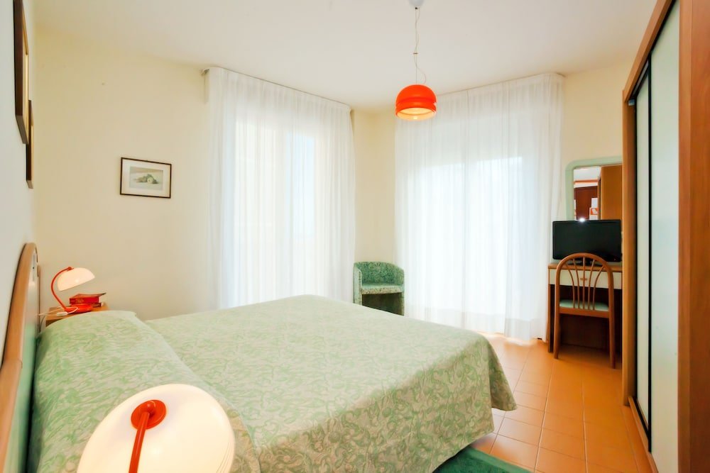 Фото Hotel Universal