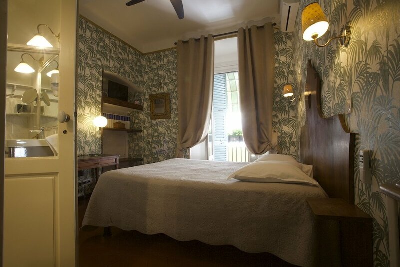 Гостиница Hotel Central Bastia в Бастии