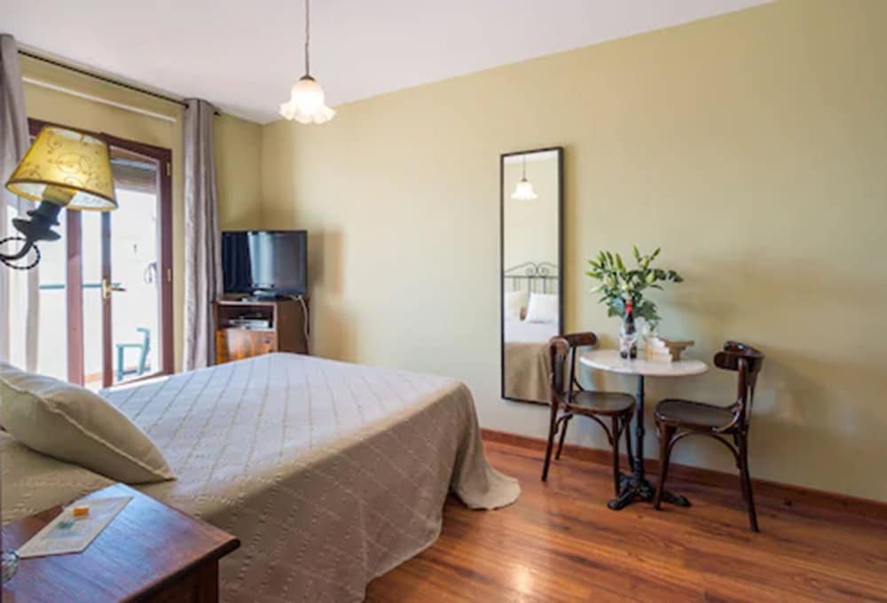 Фото Hostel El Escudo de Mijas