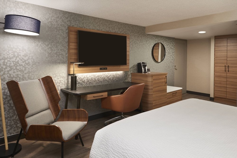 Фото Fairfield by Marriott Montreal Downtown