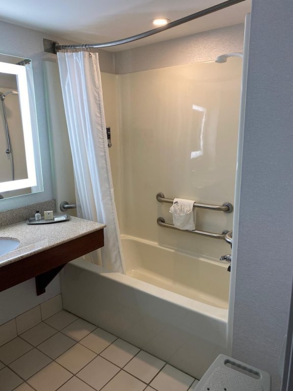 Фото Hotel Trilogy Albany Airport, Tapestry Collection by Hilton