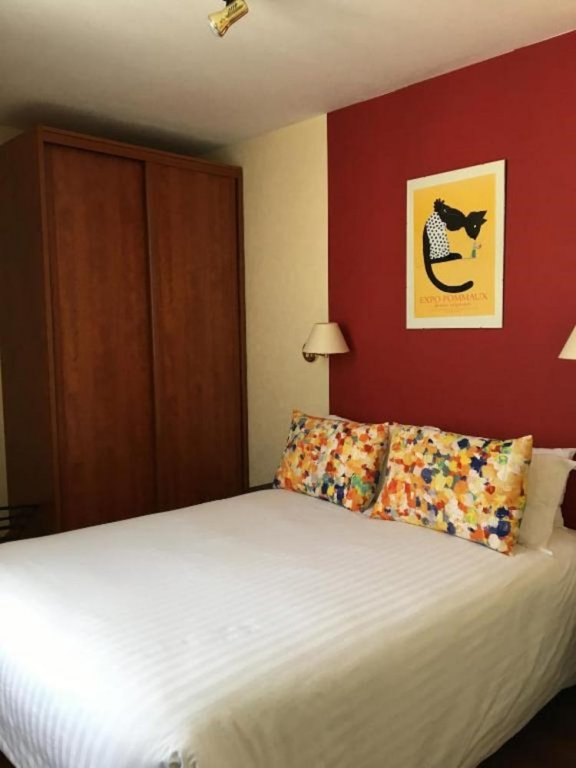 Фото Hôtel Les Remparts