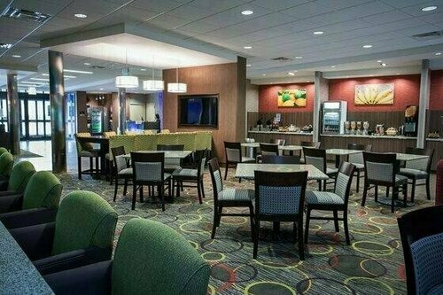 Гостиница Fairfield Inn & Suites Moscow в Москоу