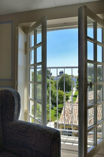 Гостиница La Baronnie Hôtel & Spa в Сен-Мартен-де-Ре